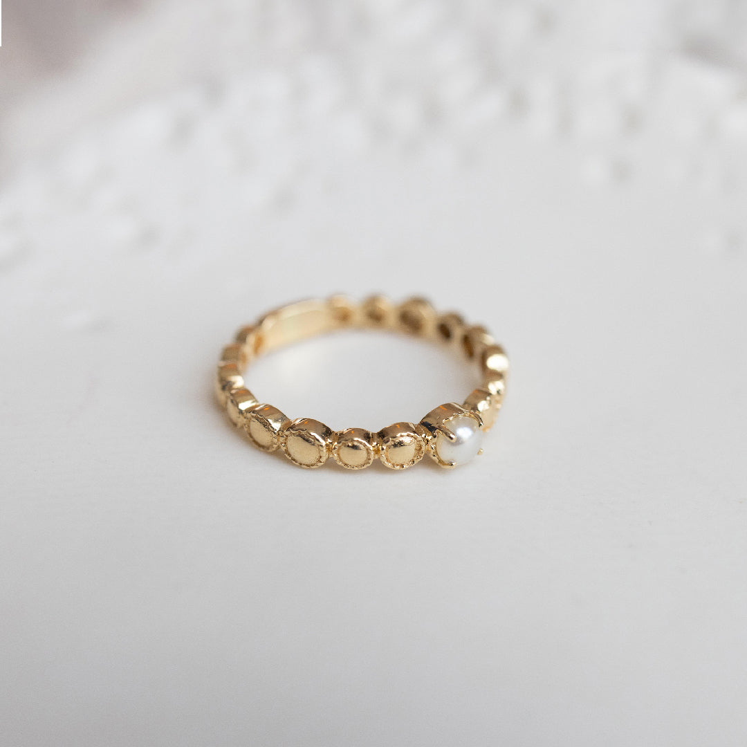 Marie ring with pearl