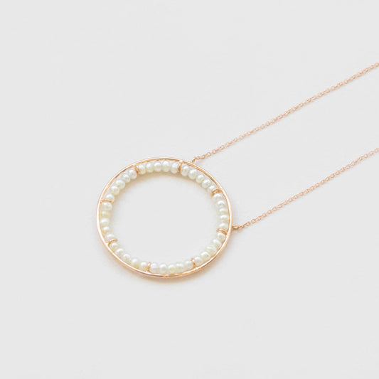 Big Circle of Pearls necklace