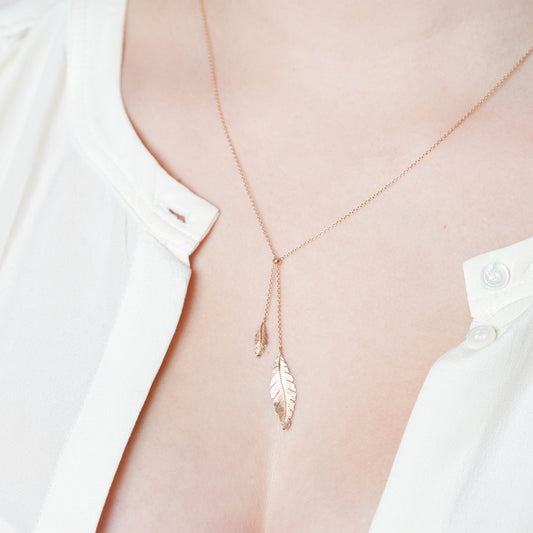 Feathers necklace